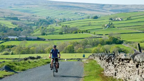 De beste elektrische fietsen onder 1000 euro: test en vergelijking 2025